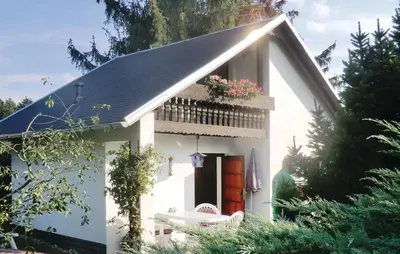Ein Garten an der Unterkunft Ferienhaus Thiergartener Str. T