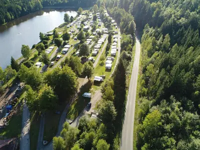Naturlandschaft in der Nähe des Campingplatzes