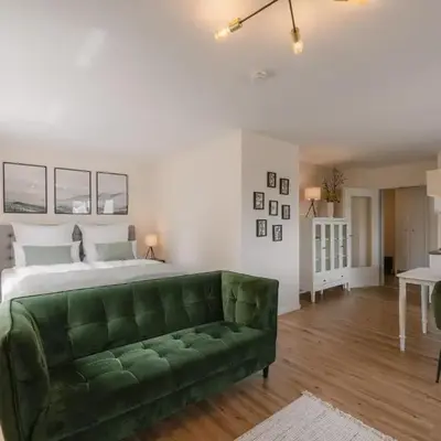 Exklusiv & Zentral: 1-Zi. Apartment mit Balkon Stellplatz