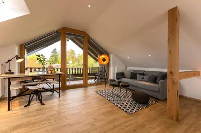 Ein Sitzbereich in der Unterkunft Landhotel Lindenhof