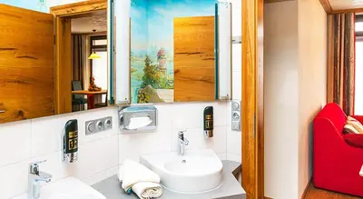 Ein Badezimmer in der Unterkunft Landhotel Mappacher Hof