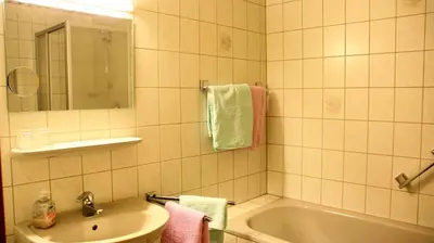 Ein Badezimmer in der Unterkunft Hotel Gasthof Zum weissen Lamm