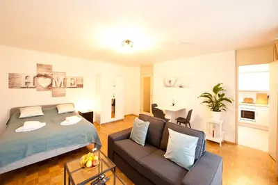 Ein Bett oder Betten in einem Zimmer der Unterkunft Studio Apartment - zentral mit Parkplatz - Balkon