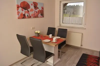 Ein Sitzbereich in der Unterkunft Ferienwohnung Elisabeth