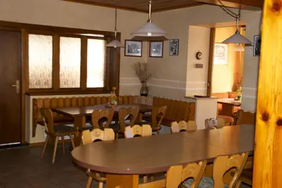 Ein Restaurant oder anderes Speiselokal in der Unterkunft Gasthof Jägerheim