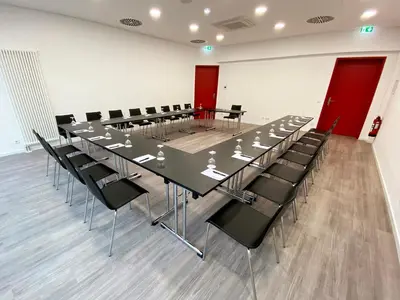 Der Geschäftsbereich oder Konferenzraum in der Unterkunft DORMERO Hotel Hersbruck