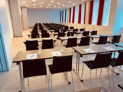 Der Geschäftsbereich oder Konferenzraum in der Unterkunft DORMERO Hotel Hof