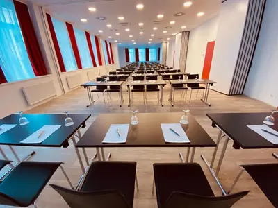 Der Geschäftsbereich oder Konferenzraum in der Unterkunft DORMERO Hotel Hof