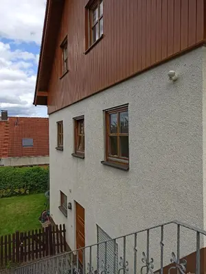 Das Gebäude in dem sich die Ferienwohnung befindet