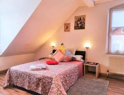 Grundriss der Unterkunft Apartment Bayreuth, Große Ferienwohnung im Haus mit Kunst, 3 Schlafzimmer, Küche, Parkplatz