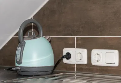 Kaffee-/Teezubehör in der Unterkunft Moderne, gemütliche DG-Wohnung in ruhiger Lage