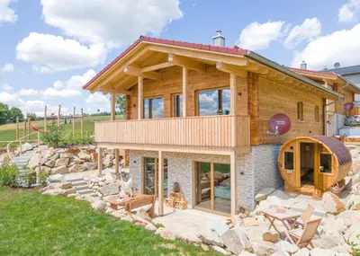 Das Gebäude in dem sich das Chalet befindet