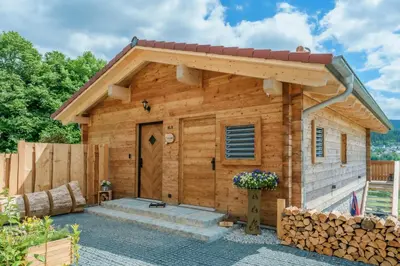 Das Gebäude in dem sich das Chalet befindet