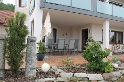 Das Gebäude in dem sich die Ferienwohnung befindet