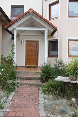Das Gebäude in dem sich die Ferienwohnung befindet