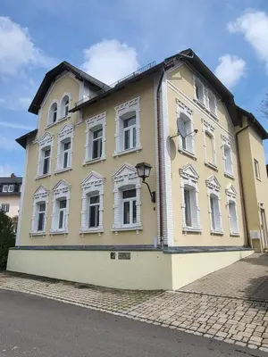 Das Gebäude in dem sich die Ferienwohnung befindet