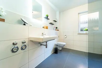Ein Badezimmer in der Unterkunft Select-Home 2 - Netflix - Kaffee&Tee - Parkplatz - viele Extras