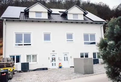 Das Gebäude in dem sich die Ferienwohnung befindet