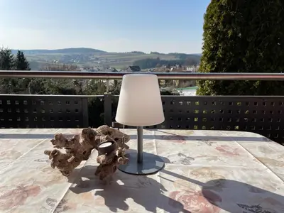 Ein allgemeiner Bergblick oder ein Berglick von der Ferienwohnung aus
