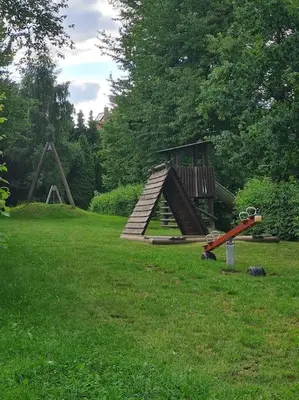 Ein Garten an der Unterkunft Ferienhaus Hildegard & Horst - Urlaub im Herzen des Fichtelgebirge