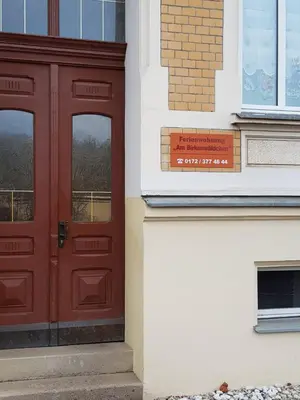 Eine Fassade oder ein Eingang zu Ferienwohnung am Birkenwäldchen