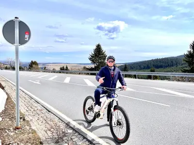 Radfahren an der Unterkunft Chalet & Apart Fichtelberger Blick oder in der Nähe