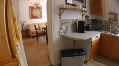 Küche/Küchenzeile in der Unterkunft Ferienwohnung in der Kunst und Kultur Villa Bad Steben