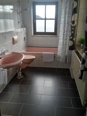 Ein Badezimmer in der Unterkunft Gästehaus Am Sonnenhang