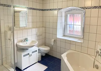 Ein Badezimmer in der Unterkunft Schöne Ferienwohnung mit großer Terrasse.