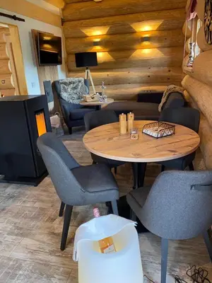 Ein Sitzbereich in der Unterkunft Waldstein Chalet