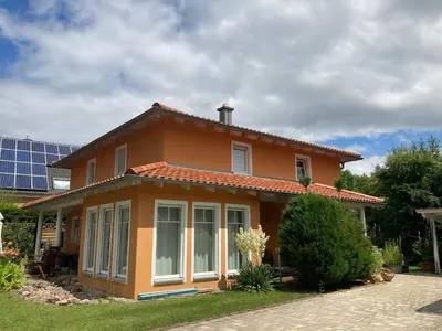 Das Gebäude in dem sich die Ferienwohnung befindet