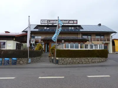 Das Gebäude in dem sich die Pension befindet