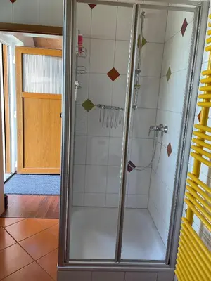 Ein Badezimmer in der Unterkunft Ferienappartement am Almesbach Weiden