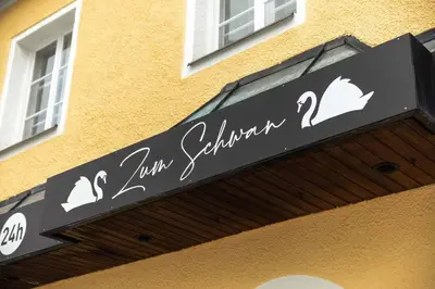 Ein Zertifikat, Auszeichnung, Logo oder anderes Dokument, das in der Unterkunft Hotel Garni zum Schwan ausgestellt ist
