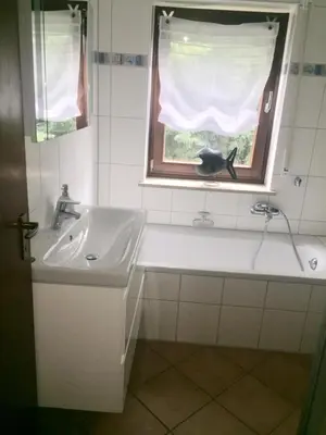 Ein Badezimmer in der Unterkunft Stillvoll Wohnen mit Fahrradweg zum Festspielhaus