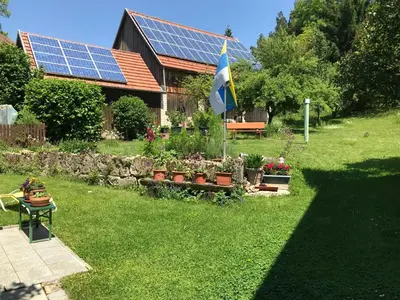 Ein Garten an der Unterkunft Haeberlhaus