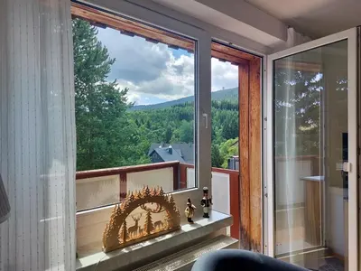 Ein allgemeiner Bergblick oder ein Berglick von der Ferienwohnung aus