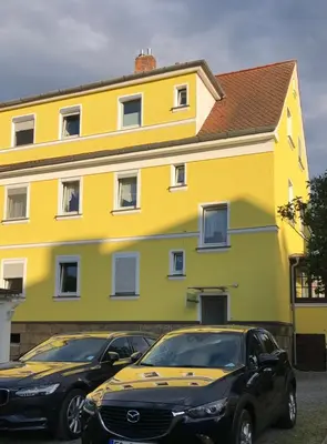 Das Gebäude in dem sich die Ferienwohnung befindet