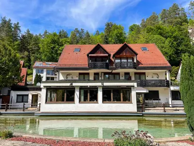 Das Gebäude in dem sich das Hotel befindet