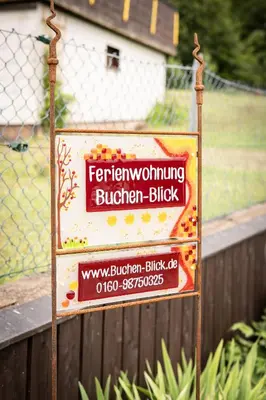 Ein Zertifikat, Auszeichnung, Logo oder anderes Dokument, das in der Unterkunft Buchen Blick - Ruhige moderne Ferienwohnung 82qm. ausgestellt ist
