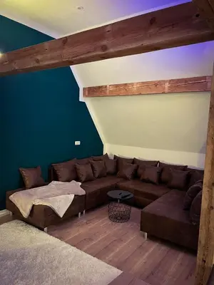 Ein Sitzbereich in der Unterkunft Super Lodge Kulmbach
