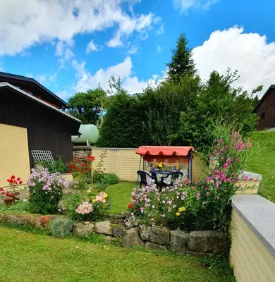 Ein Garten an der Unterkunft Ferienhaus Bringfriede