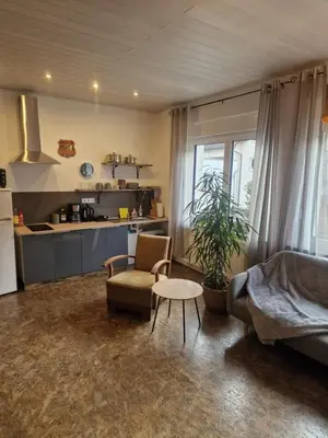 Küche/Küchenzeile in der Unterkunft Ferienwohnung Wunderlich gelb