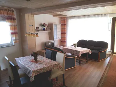 Ein Sitzbereich in der Unterkunft Ferienwohnung Ahne