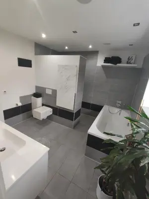 Ein Badezimmer in der Unterkunft Bungalow mit 200 qm Wohnfläche :)
