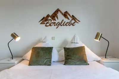 Ein Bett oder Betten in einem Zimmer der Unterkunft Apartment Bergliebe I Balkon I Aufzug I Stellplatz