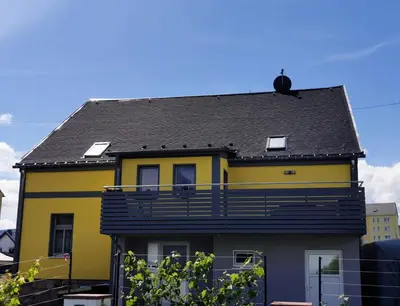 Das Gebäude in dem sich die Ferienwohnung befindet