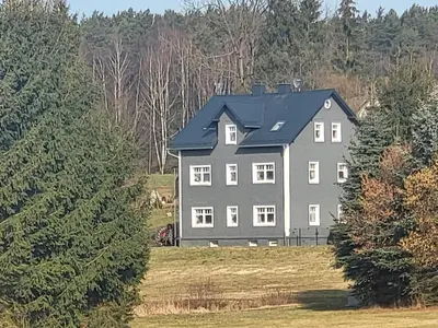 Das Gebäude in dem sich die Ferienwohnung befindet