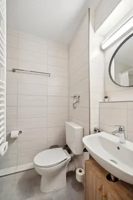 Ein Badezimmer in der Unterkunft Sali Homes -SB21 Bayreuth Budget-Friendly Apartment