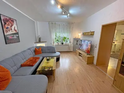 Ein Sitzbereich in der Unterkunft Neu Ferienwohnung Kriesten
